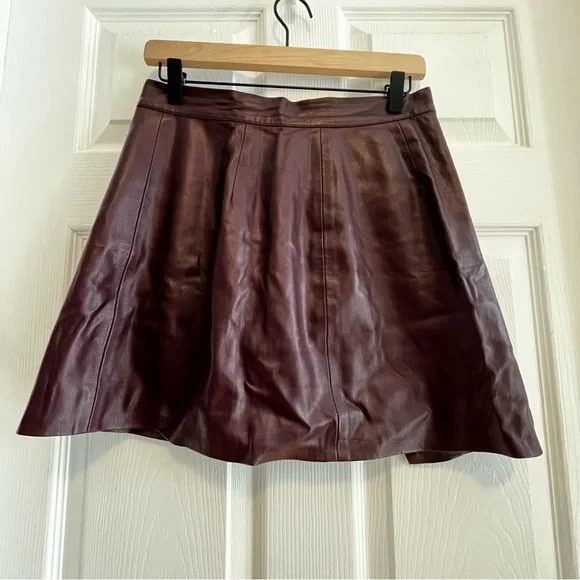 French Connection Elegant Burgundy Faux Leather Mini Skirt Size 8 - Picture 2 of 7